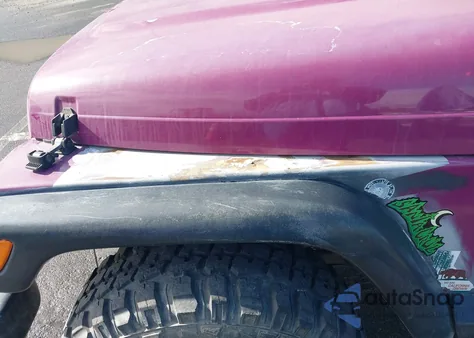 1997 Jeep Wrangler Se z USA, uszkodzony, nr VIN 1J4FY29P1VP410622